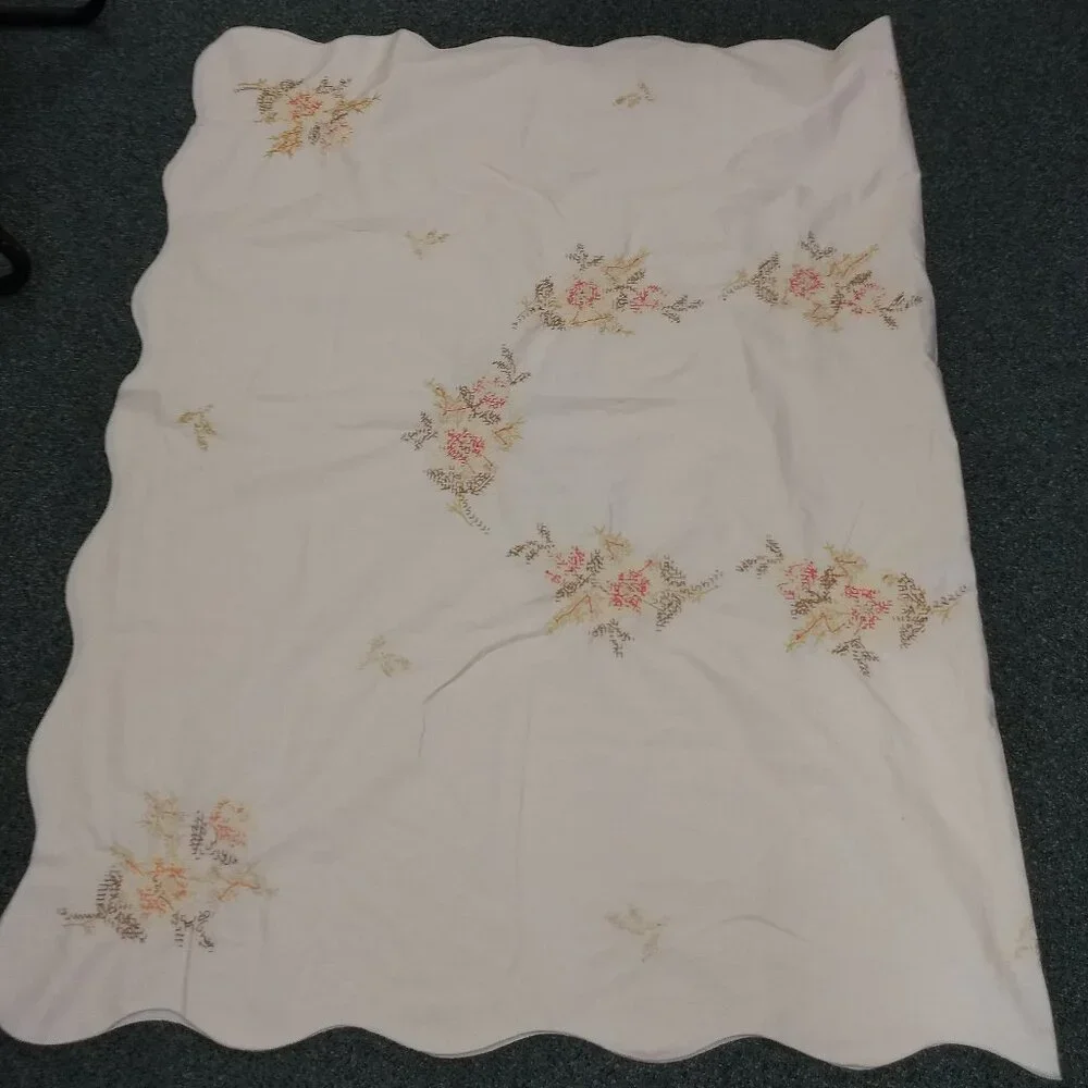 Vintage Handmade Cross Stitch Floral Table Cloth Rectangle Scallop Edge Holiday